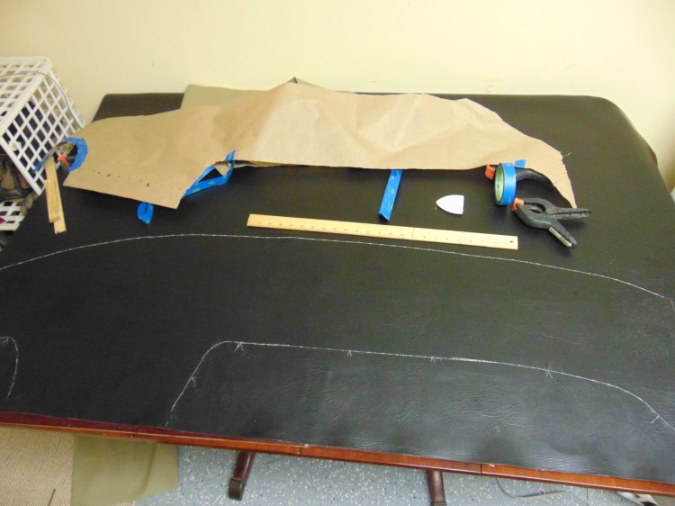 First make a paper pattern. Then transfer this to your vinyl.